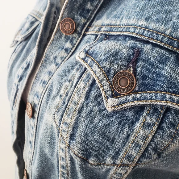 Levi Strauss Distressed Denim Jean Vest - Picture 3 of 9